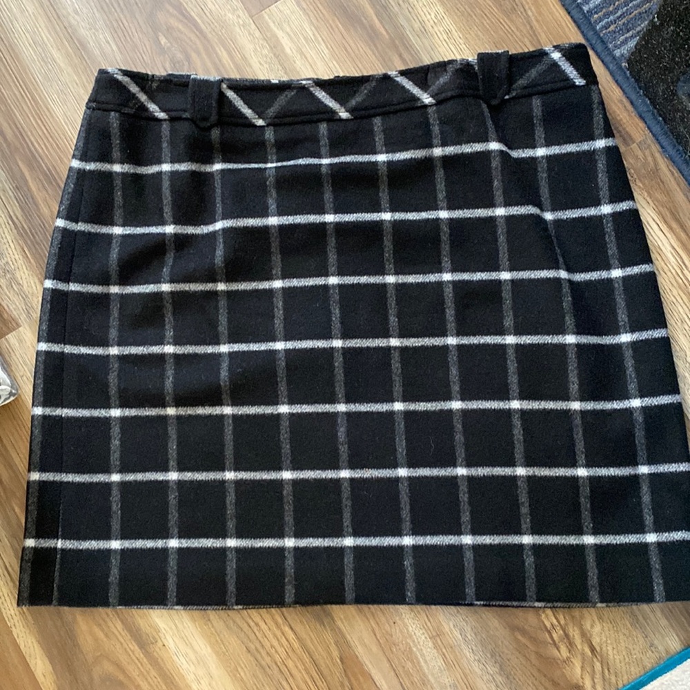 Like new Talbots wool skirt black with white and gray stripes size 20